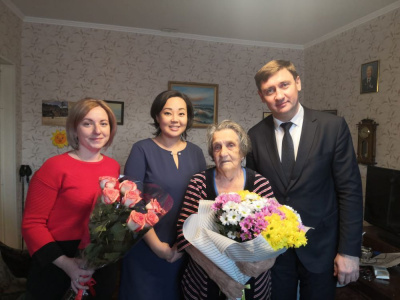 С днем рождения, Нина Ильинична! /   Мирнинский Мирнинский