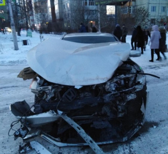 Нарушил в 17-й раз. В Нерюнгри столкнулись две иномарки, пострадал один человек / ЯСИА  Нерюнгринский Республика Саха (Якутия)