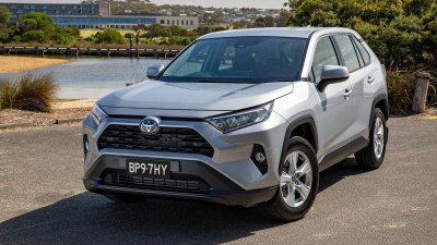 Новый Toyota RAV4 начали собирать в России / ЯСИА   