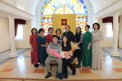 В Управлении ЗАГСа зарегистрировали 10-тысячного малыша, родившегося в этом году в Якутии / ЯСИА   Республика Саха (Якутия)