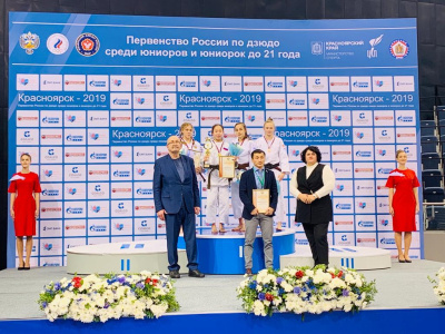 Золотой дебют. Аина Моисеева стала чемпионкой первенства России по дзюдо / Дьулустаан Сергеев   