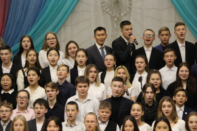 Как гимн России исполнили в 26-й школе /   Мирнинский Мирнинский