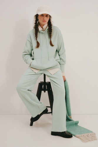 Спортивные брюки широкого кроя на средней посадке