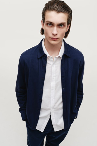 Рубашка мужская с длинным рукавом