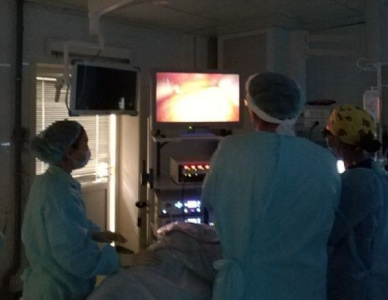 Первая операция на новом эндовидеоскопическом комплексе прошла сегодня в Онкодиспансере / ЯСИА   