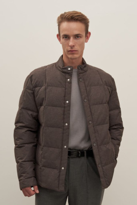 Стеганый пуховик с воротником-стойкой