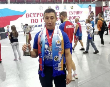 Газооператор из Вилюйска стал лучшим гиревиком России / ЯСИА  Вилюйский 