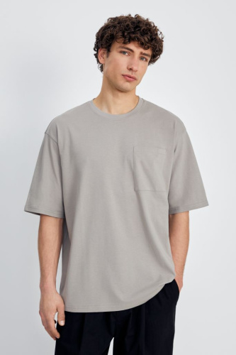 Футболка из хлопка с нагрудным карманом