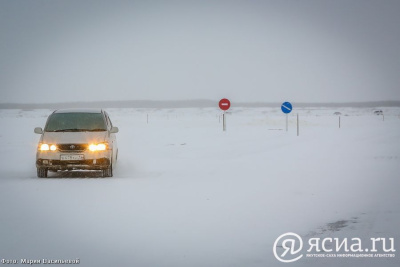 На трассе «Вилюй» открыли движение по трем ледовым переправам / ЯСИА   