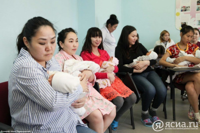 В Якутии число детей, родившихся у 17-летних и моложе матерей, уменьшается   / ЯСИА   Республика Саха (Якутия)