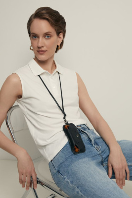 Поло без рукавов приталенного силуэта