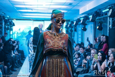 ФОТОРЕПОРТАЖ. Первый модный показ Arctic Fashion Show прошел в Якутске / Андрей Сорокин Якутск Якутск Республика Саха (Якутия)
