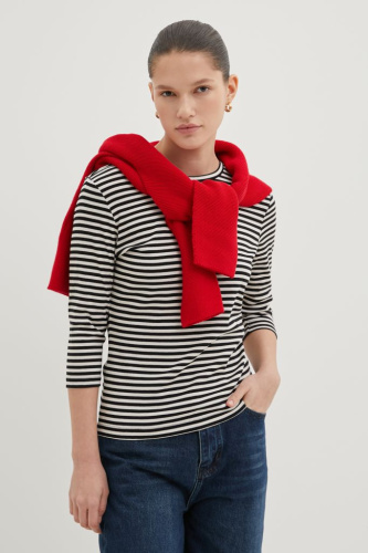 Футболка приталенного силуэта