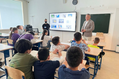 Сенатор Сахамин Афанасьев посетил детские лагеря в Якутске / ЯСИА Якутск Якутск Республика Саха (Якутия)