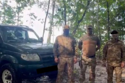 Коллектив Центра СПИД помог приобрести автомобиль участникам СВО из Якутии / ЯСИА   