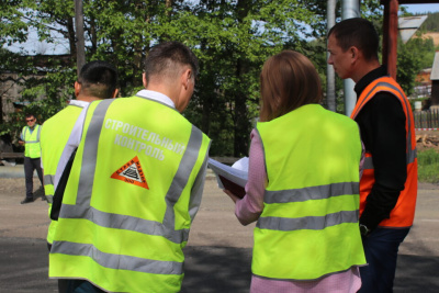 Федеральные дорожники провели мониторинг начала ремонта улиц в Алдане / ЯСИА   