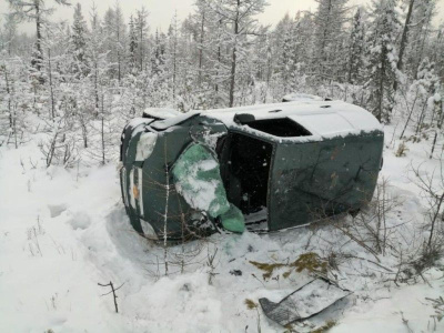 Два человека получили травмы. В Ленском районе Якутии перевернулся автомобиль / ЯСИА  Ленский Республика Саха (Якутия)