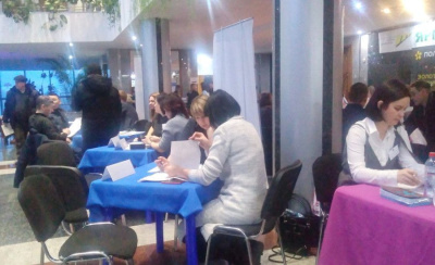 Сотни рабочих мест предложили мирнинцам на ярмарке вакансий / ЯСИА   Мирнинский