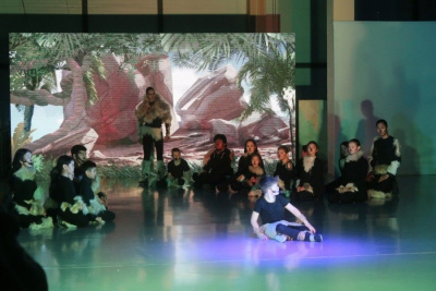 Волонтеры АЭБ приняли участие в инклюзивном спектакле / ЯСИА   