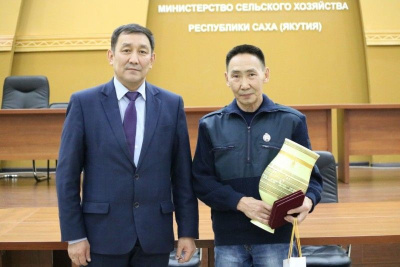 Владимир Путин наградил председателя сельхозкооператива «Омолой и К» Александра Барабанского / ЯСИА   