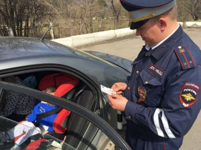 Вступили в силу поправки в ПДД о проверках на дорогах / ЯСИА   