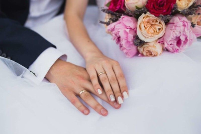 В России могут скорректировать брачный возраст / ЯСИА   