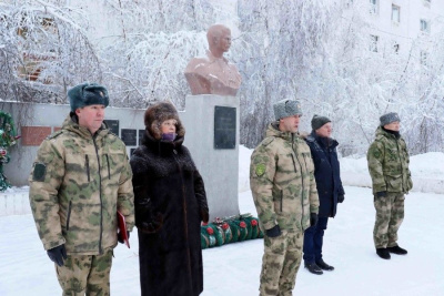 Ровно 20 лет назад погибли Александр Рыжиков и Станислав Голомарев. В Якутске почтили память героев / ЯСИА Якутск Якутск Республика Саха (Якутия)