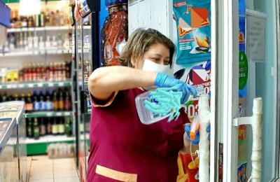 Рейды по проверкам магазинов и точек общепита продолжились на северной площадке /   Мирнинский Мирнинский