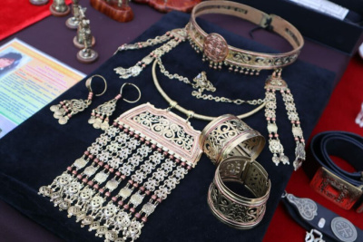 Изделия ручной работы представили мастера на Ысыахе Олонхо / Нарыйа Пахомова  Нерюнгринский Республика Саха (Якутия)