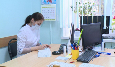 В Олекминском районе Якутии заключают договора целевого обучения по подготовке врачей / ЯСИА  Олекминский Республика Саха (Якутия)