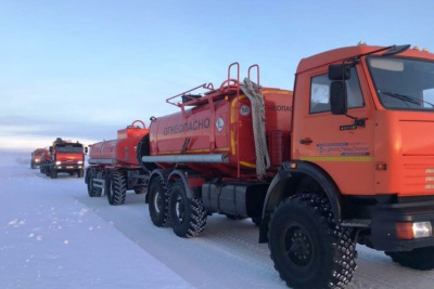 В населенные пункты Якутии продолжается плановая доставка топлива / ЯСИА   Республика Саха (Якутия)