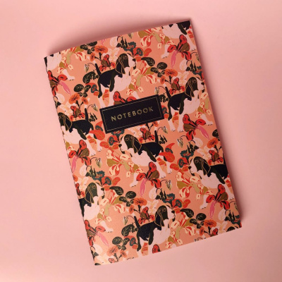 Тетрадь в точку Dogs А5 24 л 90 г, бумага слоновая кость, сшивка