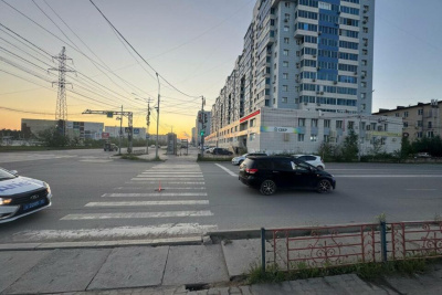 В Якутске водитель сбил двух пешеходов на перекрестке / ЯСИА   