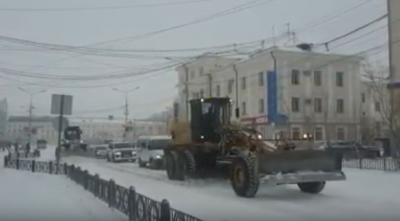 За неделю в Якутске убрали и вывезли 24,5 тысяч кубометров снега с улиц и площадей / ЯСИА Якутск Якутск Республика Саха (Якутия)