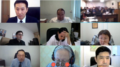 Более 300 человек прослушали отчет правительства Якутии в Эвено-Бытантайском районе / Виктория Сергеева  Эвено-Бытантайский Республика Саха (Якутия)