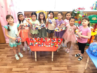 Мирнинские дети активно участвуют в благотворительной акции /   Мирнинский Республика Саха (Якутия)