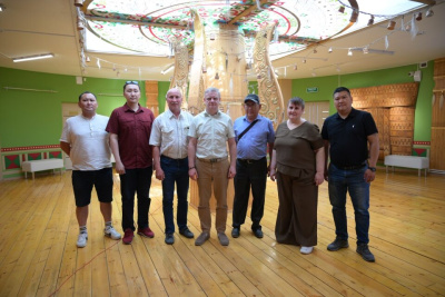 Представители киноотрасли Беларуси посетили кинозалы «Экстра Синема» в Намском районе / ЯСИА   