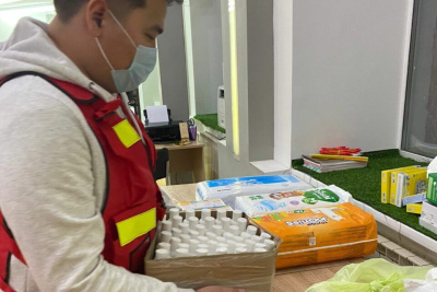 В Якутске организован пункт приема гуманитарной помощи беженцам из ДНР и ЛНР / ЯСИА Якутск Якутск Республика Саха (Якутия)