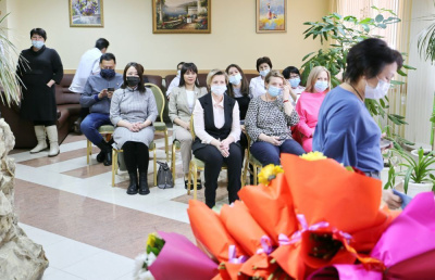 Александр Басыров встретился с персоналом Медцентра /   Мирнинский Мирнинский