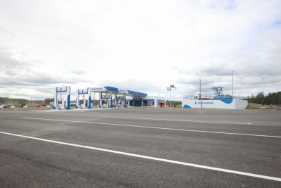 В Ытык-Кюеле после реконструкции открыли автозаправочную станцию / ЯСИА   