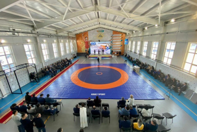 В Покровске открыли зал борьбы имени Леонида Спиридонова / Айаал Аргунов   