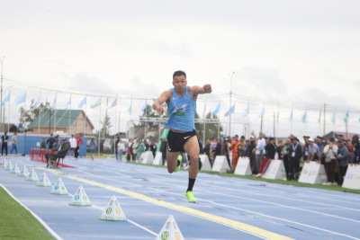 Кай Адамов вышел в лидеры по якутским прыжкам на Играх Манчаары / Дьулустаан Сергеев   