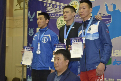 Титулованные мас-рестлеры вернули свое лидерство на чемпионате Якутии / Дьулустаан Сергеев   Республика Саха (Якутия)