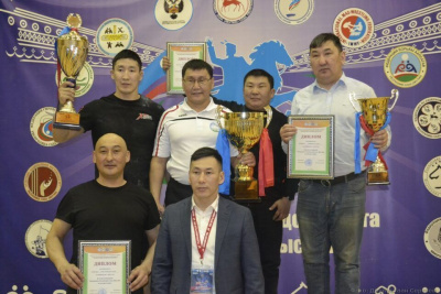 Сборная Мегино-Кангаласского улуса победила на чемпионате Якутии по мас-рестлингу / Дьулустаан Сергеев  Мегино-Кангаласский Республика Саха (Якутия)