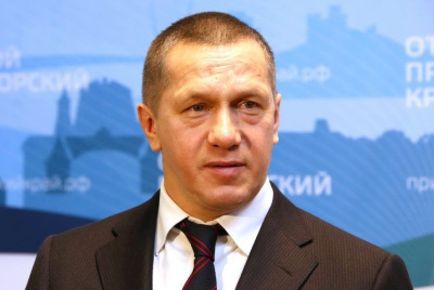 Поздравление полпреда президента России в ДФО Юрия Трутнева с Международным женским днём / ЯСИА   