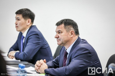 Жители Якутска приняли отчет правительства республики / ЯСИА Якутск Якутск Республика Саха (Якутия)