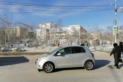 Ребенок получил травму головы в результате ДТП в Якутске  / ЯСИА Якутск Якутск Республика Саха (Якутия)