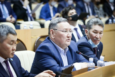 ЕР и правительство разработали новые меры социально-экономической поддержки населения / ЯСИА   