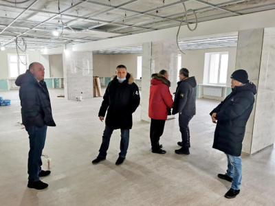 Глава района Александр Басыров проверил ход строительства важных объектов /   Мирнинский Мирнинский