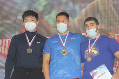 Сборная Якутии завоевала семь золотых медалей первенства ДФО по вольной борьбе / ЯСИА   Республика Саха (Якутия)